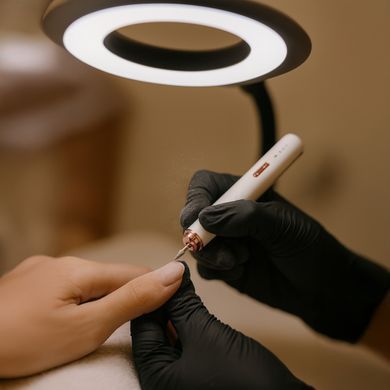 Фрезер для манікюру та педикюру акумуляторний Beautylushh 25805 на 15000 об хв з набором із 7 фрез Білий