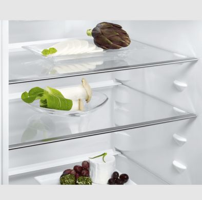 Вбудований холодильник холодильна камера 177.2см Electrolux IK 3026 SAL